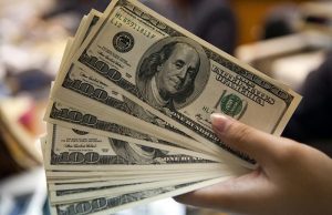 Dolas fechou abaixo de 3,45 reais nesta terça-feira