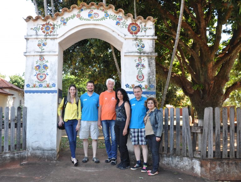DSC_0284-Representantes-da-Fundação-de-Turismo-e-do-Clube-de-Turistas-Tchecos-Batayporã-Karla-Cavalcanti-Jul2016-768x579