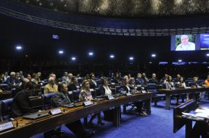 Texto-base do projeto de Lei de Diretrizes Orçamentárias (LDO) de 2017 prevê um crescimento de 1,2% no Produto Interno Bruto (PIB)Fabio Rodrigues Pozzebom/Agência Brasil