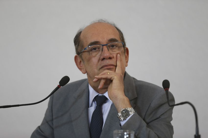 Brasília - o presidente do Tribunal Superior Eleitoral (TSE), ministro Gilmar Mendes, fala aos jornalistas sobre eleições 2016 (José Cruz/Agência Brasil)