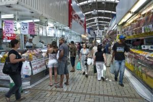 consumidores_em_supermercado