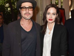 1722921-angelina-jolie-e-brad-pitt-anunciaram-se-650x488-2