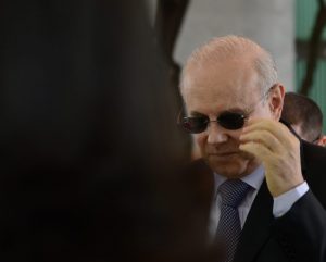 ex-ministro_guido-mantega_brasilia_expulso-hospital25022015_04-1-850x682