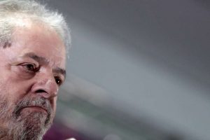 O ex presidente Luiz Inácio Lula da Silva participa do Encontro das mulheres e militantes com Lula na Casa de Portugal do Gr<script type=