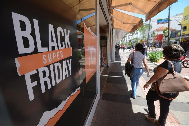 Black Friday promete descontos em variados tipos de produtos - Foto: Bruno Henrique / Correio do Estado